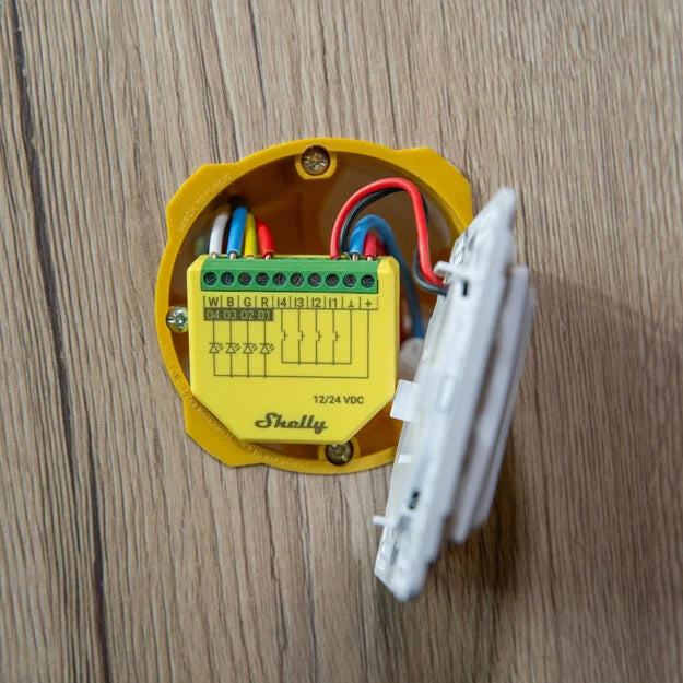 SHELLY Plus RGBW PM Modul řízení LED pásků SHELLY Plus RGBW PM Modul řízení LED pásků